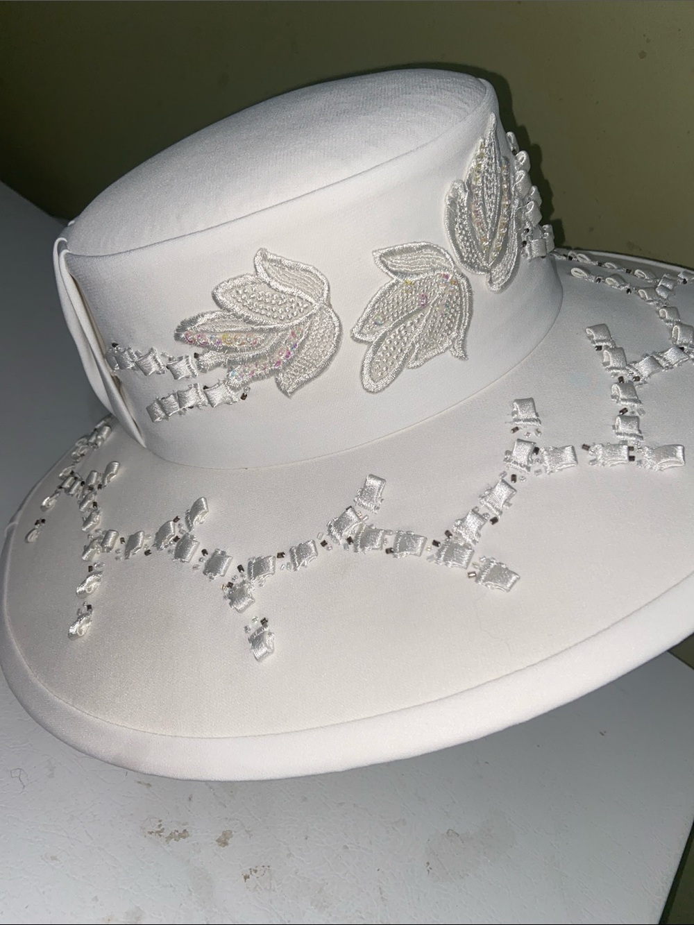 Gorgeous Snow White Dress Hat / Church Hat by Ben Marc - Picture 3 of 8